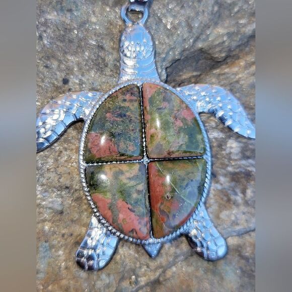 Unakite Turtle Necklace - Picture 4 of 8